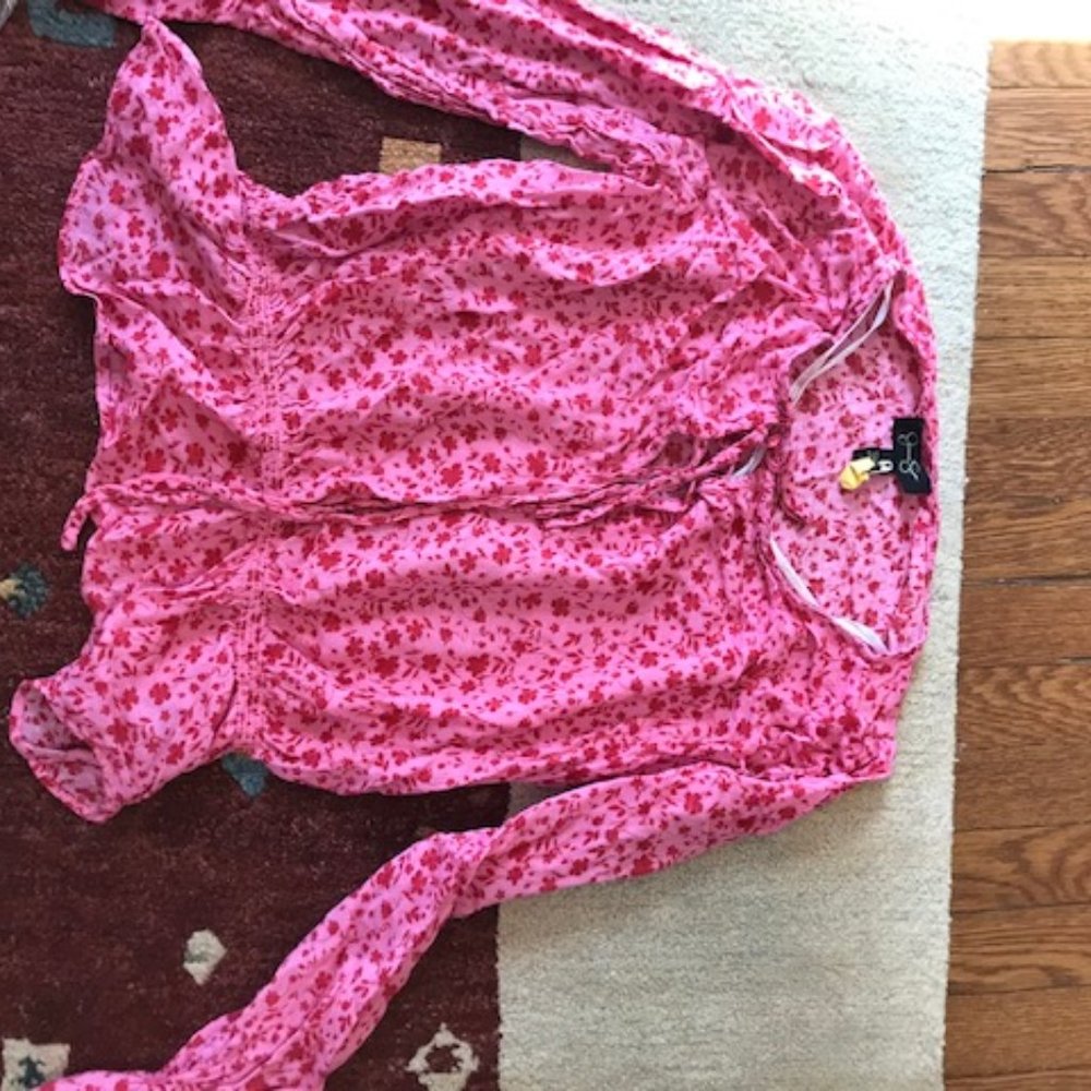 Jessica Simpson pink peasant blouse